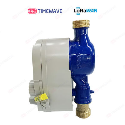 Misuratore di flusso d'acqua LoRaWAN con display digitale per la gestione dell'acqua calda e fredda